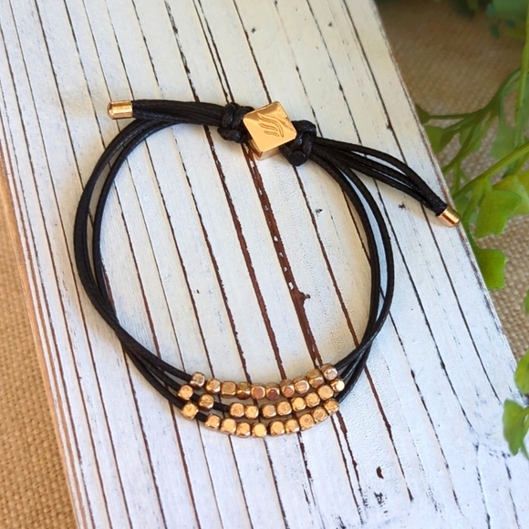 NWOT Black and Gold Adjustable Slide Bracelet - Picture 4 of 6